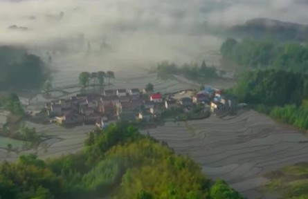 【奮進新征程 建功新時代】擺脫貧困彪炳史冊 鄉(xiāng)村振興再啟新程