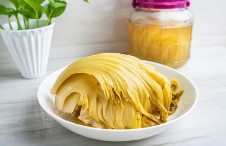 辟謠 | 自制酸泡菜安全嗎？油炸方便面會(huì)致癌嗎？