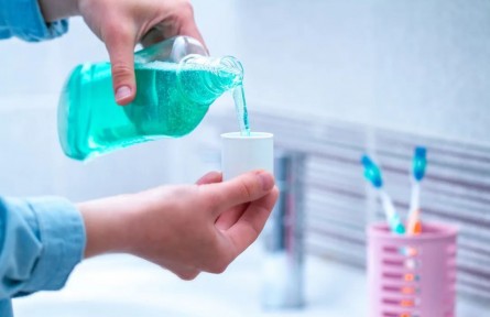 辟謠：長(zhǎng)期使用漱口水是否安全？